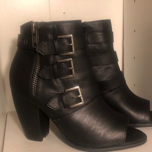 I adore these!! They’re soo cute and comfortable!